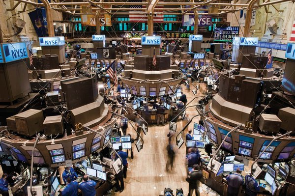 Trading-floor-New-York-Stock-Exchange-City.jpg