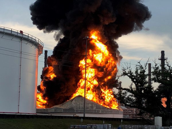 US Fire Pump successfully extinguishes challenging Naptha Tank fire in Lake Charles, Louisiana