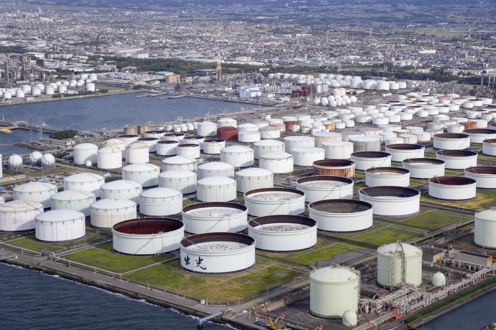 Oil rises as Hurricane Idalia threatens to hit tight supplies