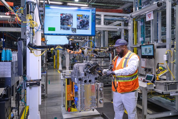 GM-Honda begin commercial production at industry's first hydrogen fuel cell system manufacturing joint venture