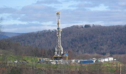 Marcellus_Shale_Gas_Drilling_Tower_1_crop.jpg