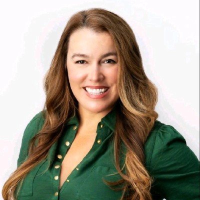 Kelly Songer headshot.jpg
